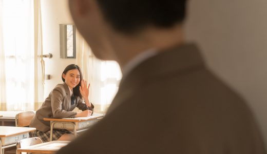 女子校に通っていたときに出会った担任教師との禁断の恋愛